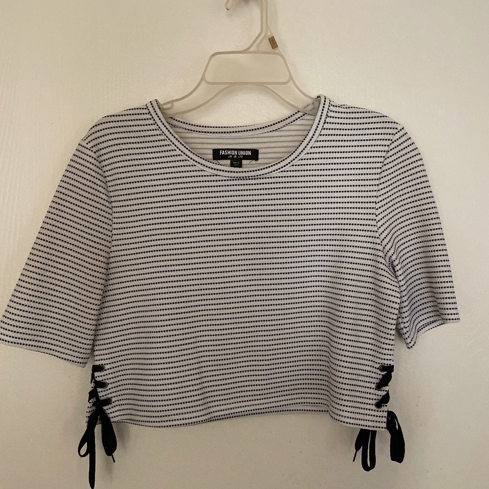 Navy & Cream Crop Top Size M (US 8)